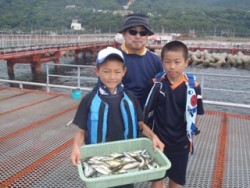 神戸市立須磨海づり公園　サビキで釣れました…