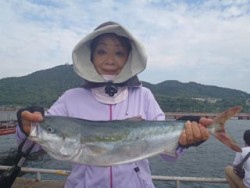須磨海釣り公園　のませでメジロ60cm