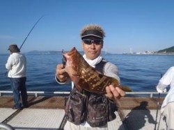 神戸市立須磨海づり公園　良型アコウ！