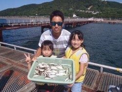 神戸市立須磨海づり公園　アジ、イサキ、イワシ