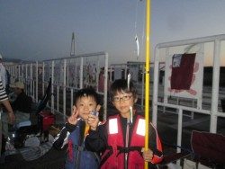 満員！尼崎市立魚つり公園　釣果もすごいことに！