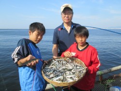 尼崎市立魚つり公園 サビキでアジ・イワシ、…