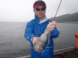 神戸市立須磨海づり公園　エギングでアオリイカ