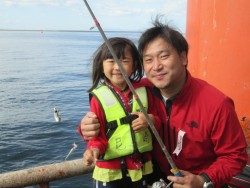 尼崎市立魚つり公園　サビキで色々釣れてます〜♪