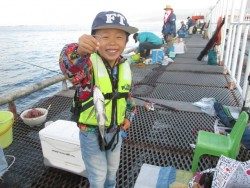 尼崎市立魚つり公園　今日もスズキは高反応！