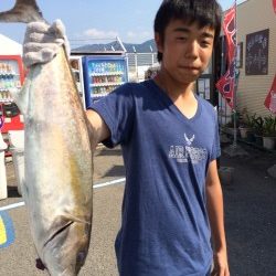 マリーナシティ海洋釣り堀　カンパチ・マダイの釣果