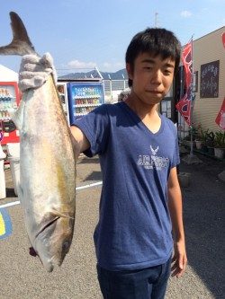 マリーナシティ海洋釣り堀　カンパチ・マダイの釣果