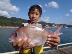 神戸市立須磨海づり公園　マダイきた〜！