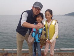 須磨海釣り公園　エギングでアオリイカ400…