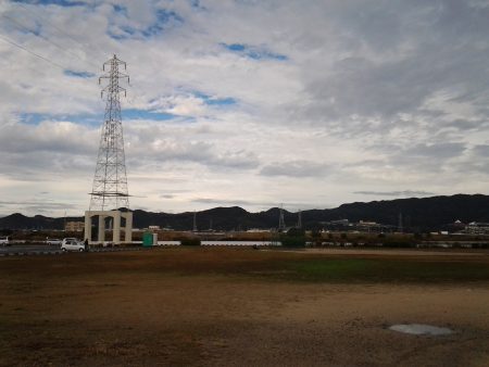 雨の紀ノ川フラットゲーム