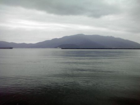 静かな、静かすぎる海でした。。。