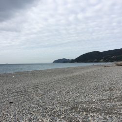 煙樹ヶ浜でショアジギング