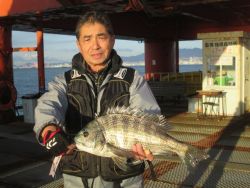 尼崎市立魚つり公園　セイゴは早朝入れ喰い