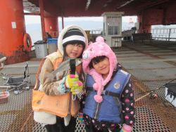 セイゴは朝から元気！尼崎市立魚つり公園