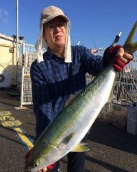 和歌山マリーナシティ海洋釣り堀　ブリ！