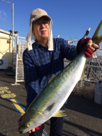 和歌山マリーナシティ海洋釣り堀　ブリ！