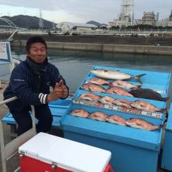 マリーナシティ海洋釣り堀 青物・マダイ・ヒラメの釣果あり
