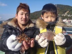 落とし込みでマダイにガシラ　神戸市立須磨海づり公園