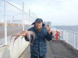 今期初のタコ！大阪南港海釣り公園