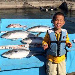 和歌山マリーナシティ海洋釣り堀　ブリ、メジロ、マダイ