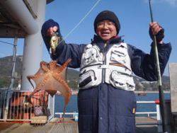 神戸市立須磨海づり公園 カニでナイスサイズのマダコ