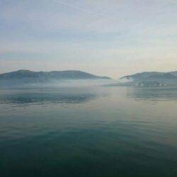 栗田湾辺りで釣りをする。