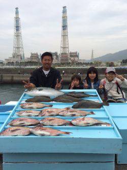マリーナシティ海釣り公園　大会でマダイ・ヒ…