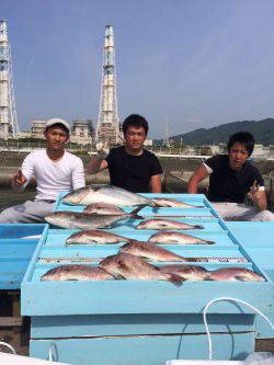 マリーナシティ海洋釣り堀でマダイ大漁★