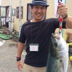 和歌山マリーナシティ海洋釣り堀でブリ★