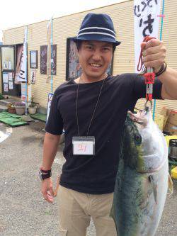 和歌山マリーナシティ海洋釣り堀でブリ★