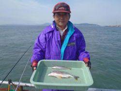 神戸市立須磨海づり公園 投げでキビレ