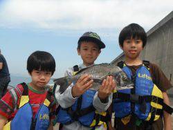 和歌山北港魚つり公園　チヌ40cm！