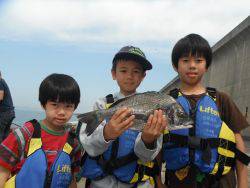 和歌山北港魚つり公園　チヌ40cm！