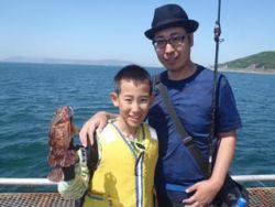 須磨海釣り公園　胴突きのシラサでガシラ13…