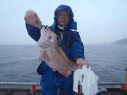 雨の須磨海づり公園でコブダイ 兵庫県 瀬戸内海側 神戸市立須磨海づり公園 カゴ釣り カンダイ 陸っぱり 釣り 魚釣り 釣果情報サイト カンパリ