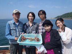 須磨海釣り公園　胴突きでガシラ・ベラ・マル…