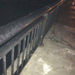 雨と爆風に耐えて、粘って