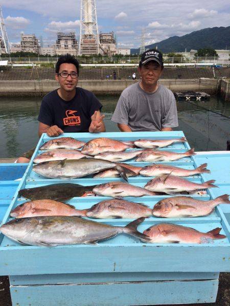 和歌山マリーナシティ海洋釣り堀　カンパチ、…