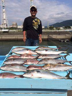和歌山マリーナシティ海洋釣り堀　カンパチ、…