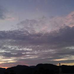 釣りをする(笑)。