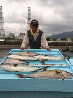 和歌山マリーナシティ海洋釣り堀　カンパチ、メジロ、マダイ