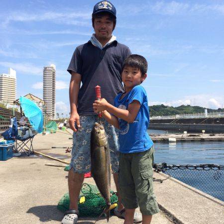 和歌山マリーナシティ海洋釣り堀　カンパチ、…