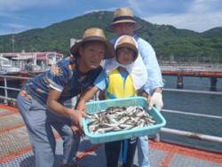 神戸市立須磨海づり公園　サビキでアジほか