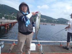 神戸市立須磨海づり公園　ルアーでサワラ