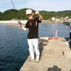 ショアジギングでエソ&サビキで豆アジ