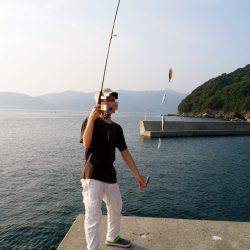 沼島 泊波止赤灯台でサビキ釣り