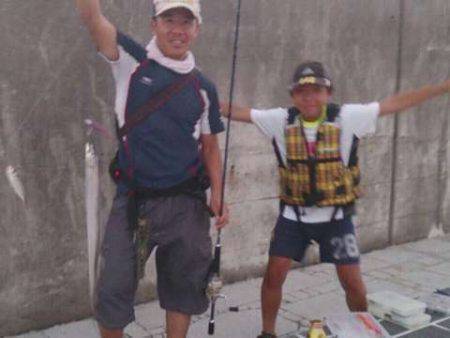 爆釣!ファミリーでタチウオワインド