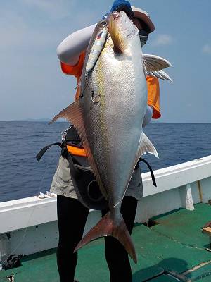 明日丸 釣果