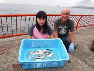 神戸市立須磨海づり公園　ウキ釣りでアジ、イ…
