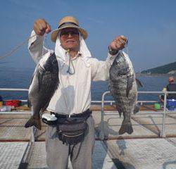 神戸市立須磨海づり公園　落とし込みでチヌ